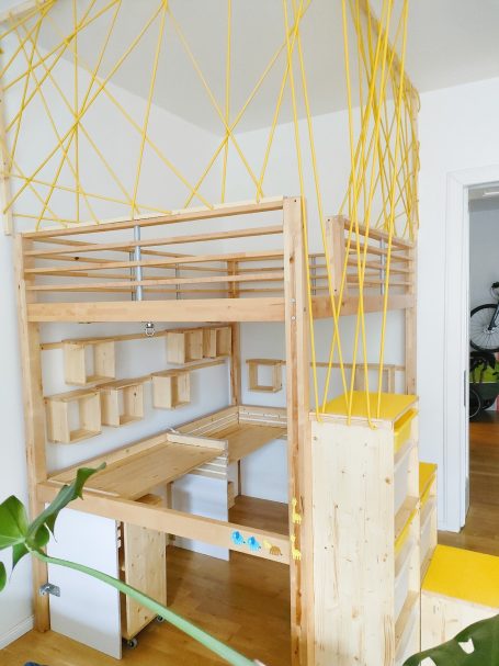 Hochbett im Wohnzimmer