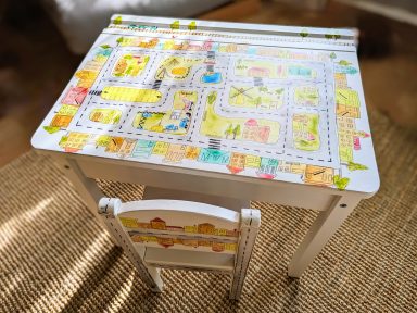 handbemalter Kindertisch