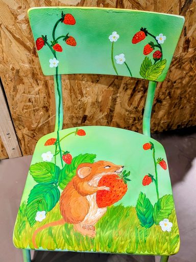 handbemalter Kinderstuhl