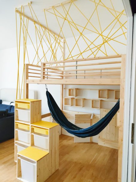 Hochbett im Wohnzimmer